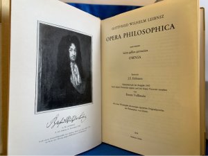 God. Guil. Leibnitii Opera Philosophica quae extant Latina Gallica Germanica omnia. (Faksimiledruck der Ausgabe 1840 durch weitere Textstücke ergänz und […]