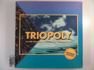 Triopoly - Premiére Edition [Brettspiel]. ACHTUNG! FÜR KINDER UNTER 3 JAHREN NICHT GEEIGNET!