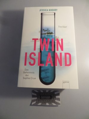 gebrauchtes Buch – Khoury, Jessica und Ursula Höfker – Twin Island : das Geheimnis der Sophie Crue.