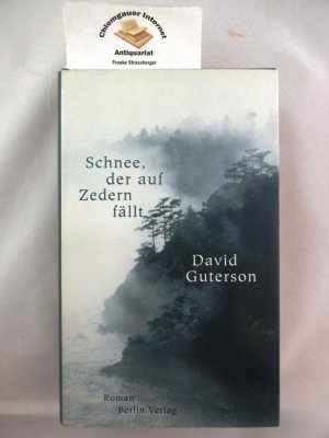 gebrauchtes Buch – David Guterson – Schnee, der auf Zedern fällt : Roman. Aus dem Amerikanischen von Christa Krüger