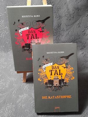 gebrauchtes Buch – Krystyna Kuhn – Season 1 Das Tal - Das Spiel (Band 1) / Die Katastrophe (Band 2)