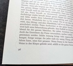 gebrauchtes Buch – Selvarajan Yesudian – Selbsterziehung durch Yoga. Mit 16 Ill. u. Zeichnungen d. Verfassers