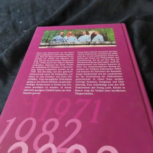 gebrauchtes Buch – Peterhoff, Elisabeth; Wiesemann – Wachsen wie ein Baum - 51 Jahre Diakoninnen der ELKB, 40 Jahre Diakoninnengemeinschaft Rummelsberg