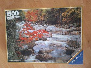 gebrauchtes Spiel – Ravensburger Puzzle, 1500 Teile - Bach mit Ahorn - Nr. 163519