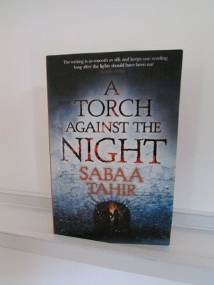 Torch Against the Night (Ember Quartet, Band 2)