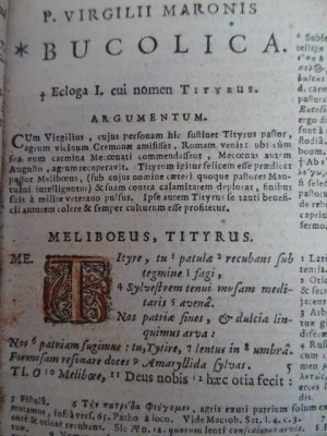 Opera. Cum Annotationibus Johannis Min-Ellii. Rotterdam, Leers, 1704. 11 Bll., 664 S., 14 Bll. (Index). 12°. Lederband d. Zt. (stärker bestoßen).