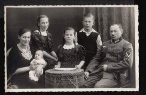 gebrauchtes Buch – 04749; Soldat mit Familie. gebrauchtes Buch – 04749; Soldat mit Familie.