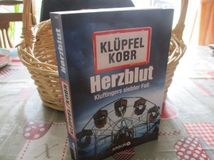 gebrauchtes Buch – Klüpfel, Volker; Kobr, Michael – Herzblut - Kluftingers siebter Fall -