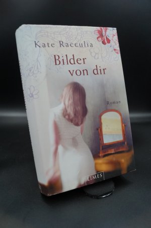 gebrauchtes Buch – Kate Racculia – Bilder von dir  + :::Geschenk:::