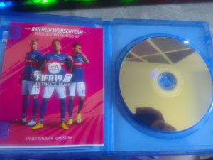 gebrauchtes Spiel – FIFA19 PS4