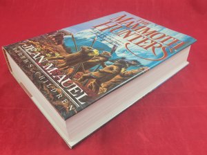 gebrauchtes Buch – Jean M. Auel – The Mammoth Hunters