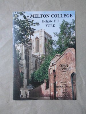 gebrauchtes Buch – Melton College. Holgate Hill, YORK (Prospekt für Sommerkurs 1991)