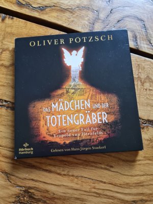 gebrauchtes Hörbuch – Oliver Pötzsch – Das Mädchen und der Totengräber * Inspektor Leopold von Herzfeldt Band 2