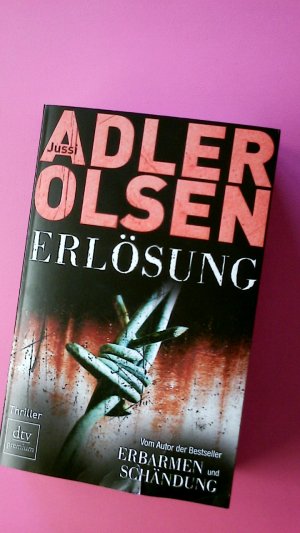 gebrauchtes Buch – Jussi Adler-Olsen – ERLÖSUNG. der dritte Fall für Carl Mørck, Sonderdezernat Q ; Thriller