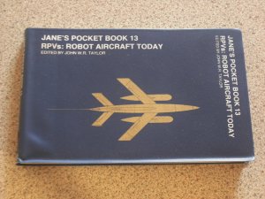 gebrauchtes Buch – john w. taylor / kenneth munson – jane`s pocket book of rpvs - robot aircraft today