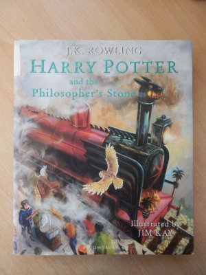 gebrauchtes Buch – Joanne K. Rowling – Harry Potter and the Philosopher's Stone. Illustrated Edition