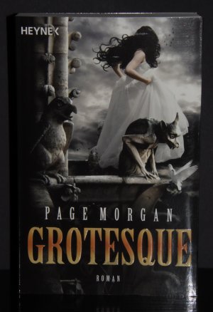 gebrauchtes Buch – Page Morgan – Grotesque