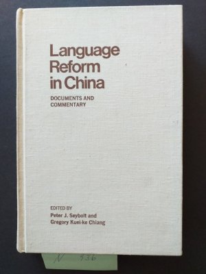 1 in Leinen gebundenes Buch, in englischer Sprache: " Language Reform in China ".