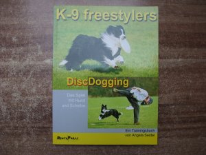 K-9 freestylers DiscDogging.