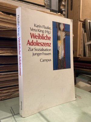 gebrauchtes Buch – Karin Flaake / Vera King  – Weibliche Adoleszenz - Zur Sozialisation junger Frauen