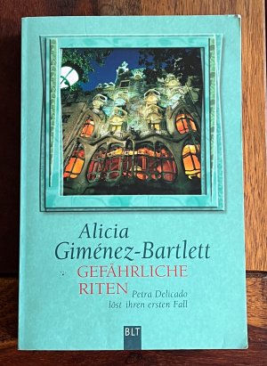 gebrauchtes Buch – Alicia Giménez-Bartlett – Gefährliche Riten - Petra Delicado löst ihren ersten Fall