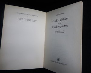 gebrauchtes Buch – Stefan Leber – Die Geschlechtlichkeit und Erziehungsauftrag, Ziele und Grenzen der Geschlechtserziehung / 39