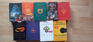 Die Highland Outlander Saga 1-9 - Feuer und Stein - Die geliehene Zeit - Ruf der Trommel - Ferne Ufer - Das Flammende Kreuz - Ein Hauch von Schnee und […]