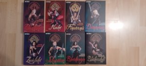 Die schwarzen Juwelen 1-8 - Dunkelheit - Schatten - Dämmerung - Zwielicht - Blutsherrschaft - Blutskönigin - Nacht - Finsternis