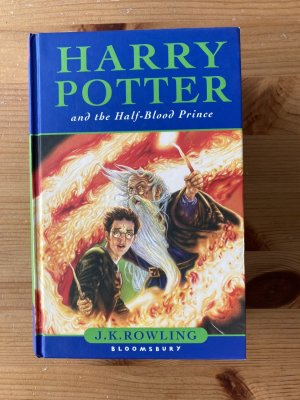 gebrauchtes Buch – Rowling, Joanne K – Harry Potter and the Half-Blood Prince - Children's Edition