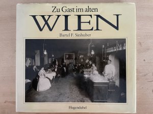 antiquarisches Buch – Petschar, Friedlmeier; Opll – 10 Bände):  WIEN - die Metropole in alten Fotografien.   WIEN - im Bild historischer Karten - die Entwicklung der Stadt bis in die Mitte des 19. Jahrhunderts.  Wien - Geschichte einer Stadt - Die frühneuzeitliche Residenz (16. bis 18. Jahrhundert) 2. Band.   Alt-Wien.  - Die Stadt, die niemals war.   Wien. - Vorstadt Europas.   Die Stadt von gestern. - Entdeckungsreise durch das verschwundene Wien.  Venedig in Wien. - Theater und Vergnügungsstadt der Jahrhundertwende.  Wiener Bilder. - Fotografien von Lothar Rübelt.  Zu Gast im alten Wien.  WIEN 1945. - Ein Sammelwerk aus dem zerstörten Stadtbild Wiens mit 168 Original-Aufnahmen.
