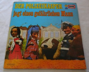 gebrauchtes Hörbuch – Der Polizeikasper jagt einen gefährlichen Mann