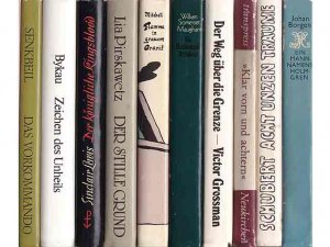 Büchersammlung „Biographisches, Erinnerungen“. 10 Titel. 1.) Victor Grossman: Der Weg über die Grenze, Übersetzung aus dem Amerikanischen von Günter Löffler 2.) Heinz Senkbeil: Das Vorkommando 3.) Wassil Bykau: Zeichen des Unheils, Roman, Übersetzung aus dem Russischen von Thomas Reschke, Buchclub 65 4.) Dieter Schubert: Acht Unzen Träume, Illustrationen von Horst Bartsch 5.) Lia Pirskawetz: Der stille Grund, Roman 6.) Heinz Neukirchen: „Klar vorn und achtern“ oder auf einem Schaukelpferd zum Rio de la Plata, Illustrationen von Werner Klemke 7.) Johan Borgen: Ein Mann namens Holmgren, Roman 8.) James Leslie Mitchell: Flamme in grauem Granit, Dritter Band der Trilogie „Ein schottisches Buch“ 9.) William Somerset Maugham: Die Dschungel-Residenz, Geschichten 10.) Sinclair Lewis: Der Königliche Kingsblood, Roman, Übersetzung aus dem Englischen von Rudolf Frank