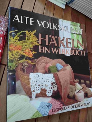 gebrauchtes Buch – Katharina Zwittnig – Alte Volkskunst Häkeln - ein Werkbuch