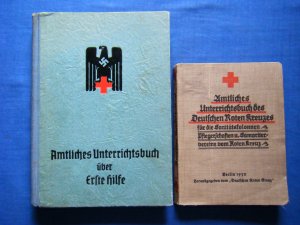 Amtliches Unterrichtsbuch über Erste Hilfe 1941 / Amtliches Unterrichtsbuch des Deutschen Roten Kreuzes 1930. 2 Bücher