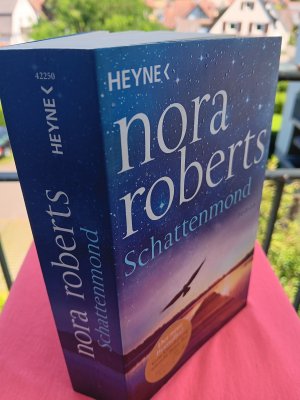 gebrauchtes Buch – Nora Roberts – Schattenmond