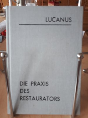 Die Praxis des Restaurators. Vollständige Anleitung zur Erhaltung, Reinigung und Wiederherstellung von Gemälden, Aquarellen, Kupferstichen etc. Nach dem heutigen Stande der Technik neu bearbeitet von Dr. Hans Böhm, Berlin, unter Mitwirkung erster Fachleute und Konservatoren der Staatl. Museen