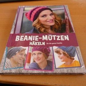 Beanie-Mützen häkeln für die ganze Familie