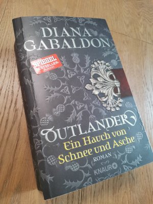 gebrauchtes Buch – Diana Gabaldon – Outlander - Ein Hauch von Schnee und Asche Band 6