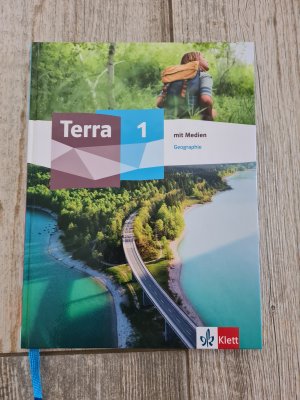 gebrauchtes Buch – Terra Geographie 1 - Schulbuch mit Medien Klasse 5/6