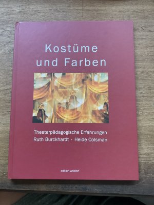 Kostüme und Farben