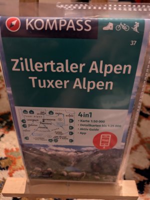 KOMPASS Wanderkarte 37 Zillertaler Alpen, Tuxer Alpen 1:50.000: 4in1 Wanderkarte , mit Aktiv Guide und Detailkarten inklusive Karte zur offline Verwendung in der KOMPASS-App. Fahrradfahren. Skitouren.