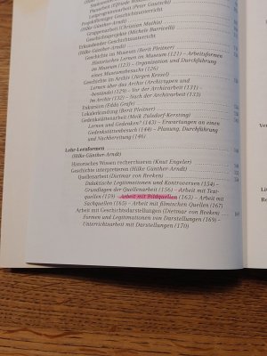 gebrauchtes Buch – Günther-Ardt, Hilke Barricelli, Michele; Demantowsky, Marko; Engeler, Knut; Handro, Saskia; Kessel, Jürgen; Mathis, Christian; Pleitner, Berit; Zülsdorf-Kersting, Meik – Geschichts-Methodik - Handbuch für die Sekundarstufe I und II