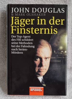 gebrauchtes Buch – Douglas John – Jäger in der Finsternis