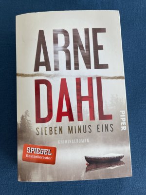 gebrauchtes Buch – Arne Dahl – Sieben minus eins