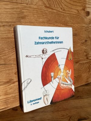 Fachkunde für Zahnarzthelferinnen