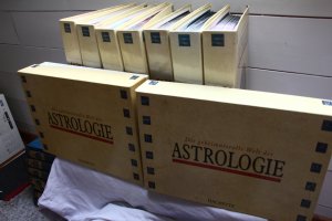 Die geheimnisvolle Welt der Astrologie - Entdecken - Verstehen - Deuten (in 7 Ringbindern, 2 Boxen)