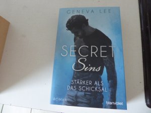 gebrauchtes Buch – Geneva Lee – Secret Sins - Stärker als das Schicksal. Roman. TB