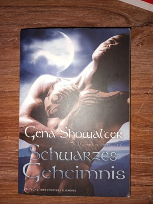 gebrauchtes Buch – Gena Showalter – Die Herren der Unterwelt 7: Schwarzes Geheimnis