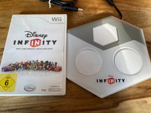 Nintendo Wii - Disney Infinity 1.0 mit Portal Base