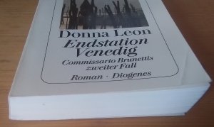 gebrauchtes Buch – Donna Leon – Endstation Venedig - Commissario Brunettis zweiter Fall